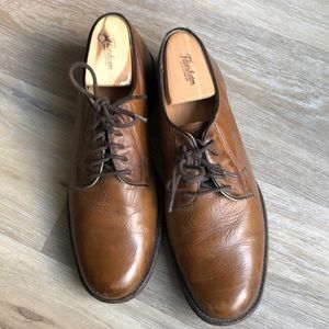 Great pair of Frye shoes